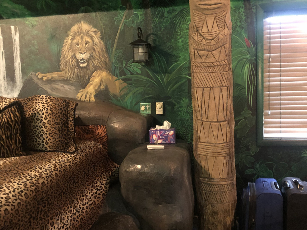 黑天鹅豪华主题客房酒店主图