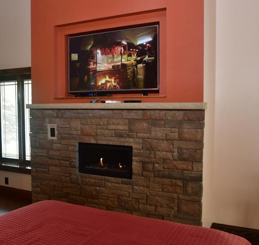 The Fields of Eden Inn主图