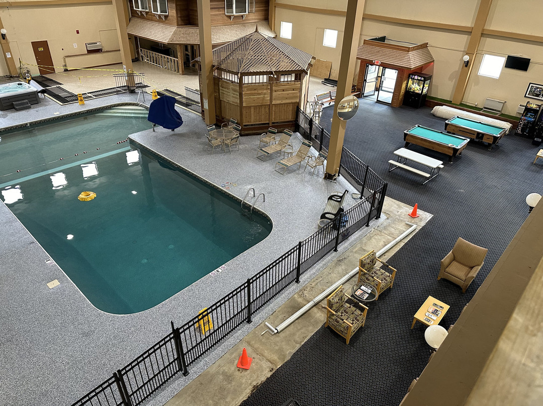 Katahdin Inn And Suites主图