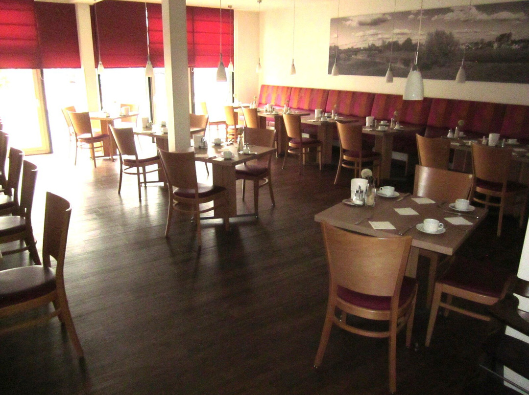 Tholes Am Allerpark Verden主图