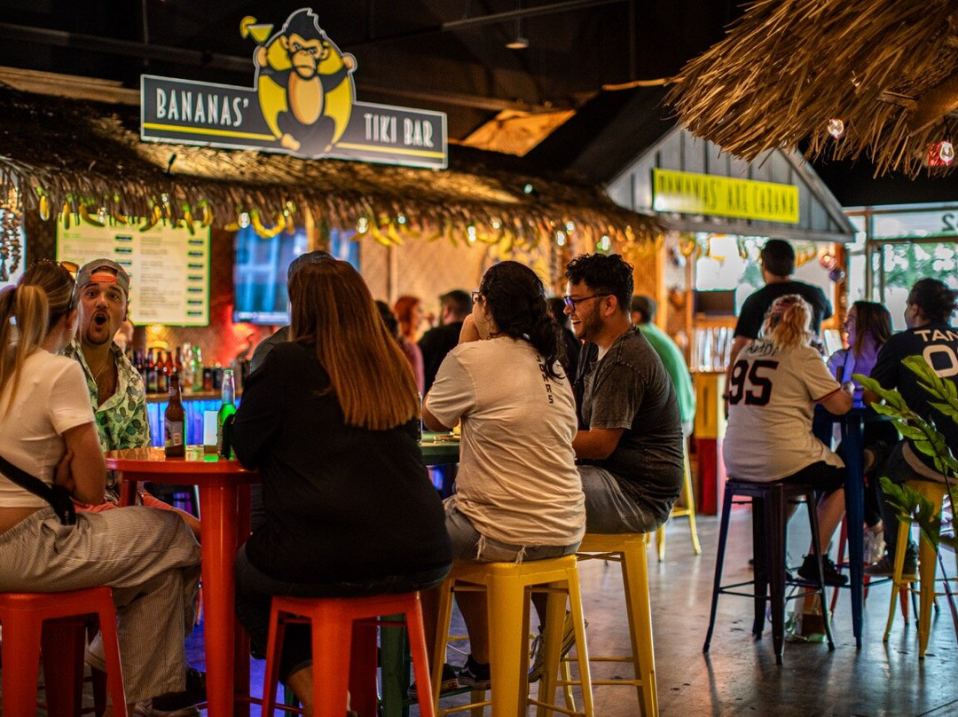 Bananas' Axe Cabana - Axe Throwing-奥兰多必去景点