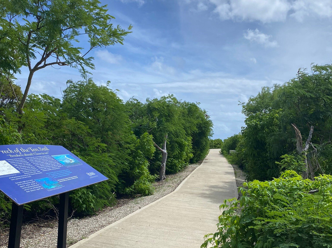 Wreck of the Ten Sail Memorial-East End必去景点