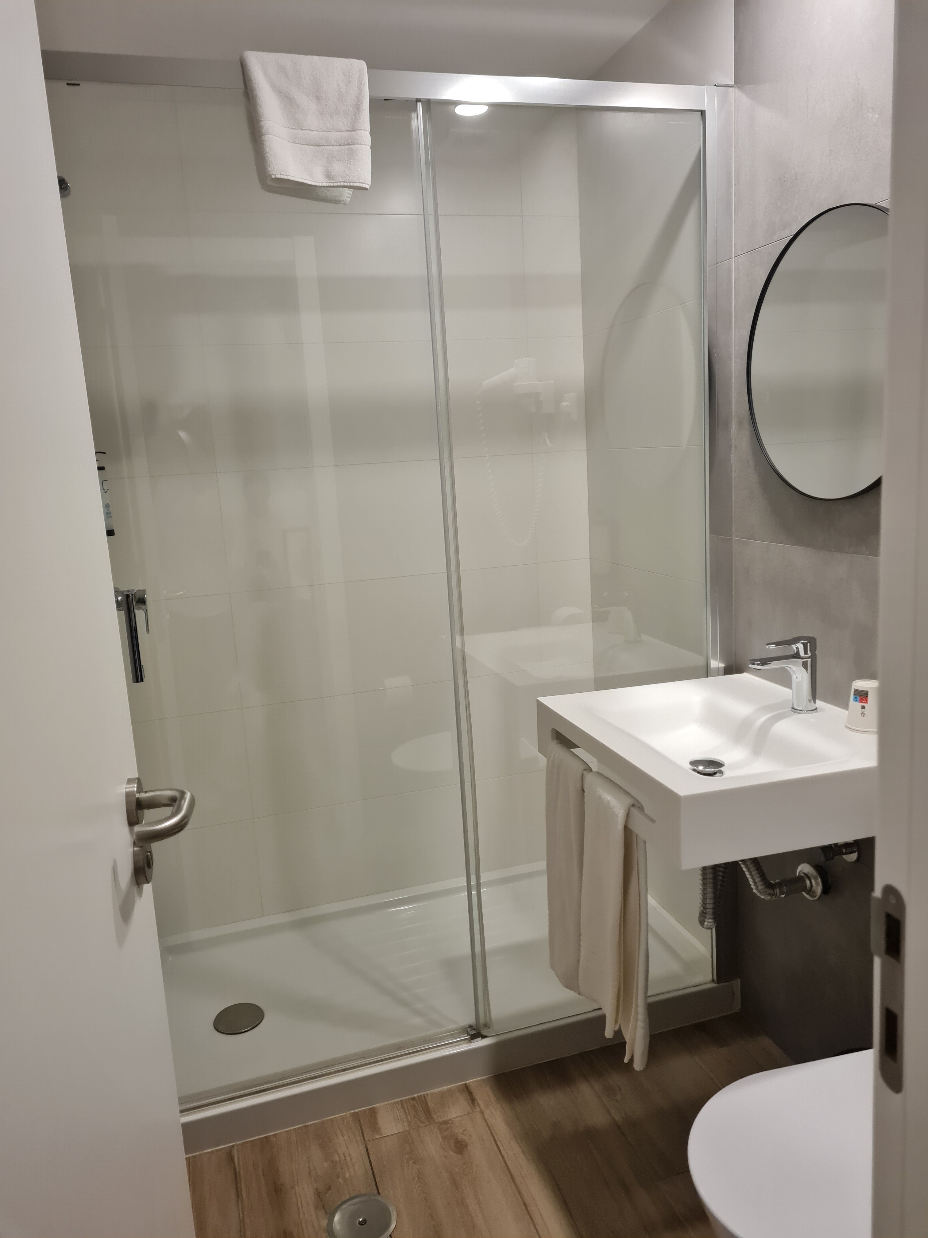 Hotel Made Inn Faro-浴室