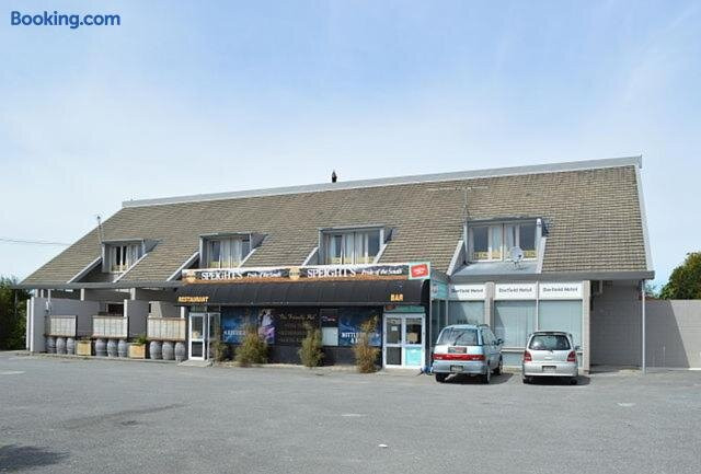 Darfield Hotel