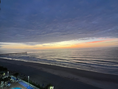 沙滩度假酒店主图