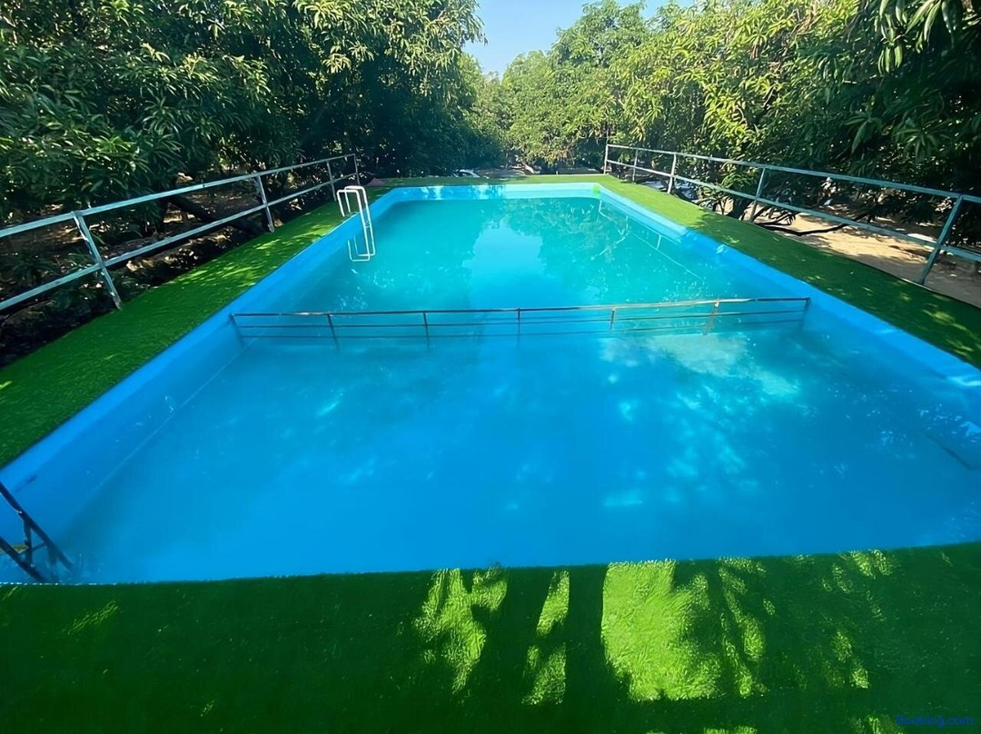 Jadeshwar Farm & Resort
