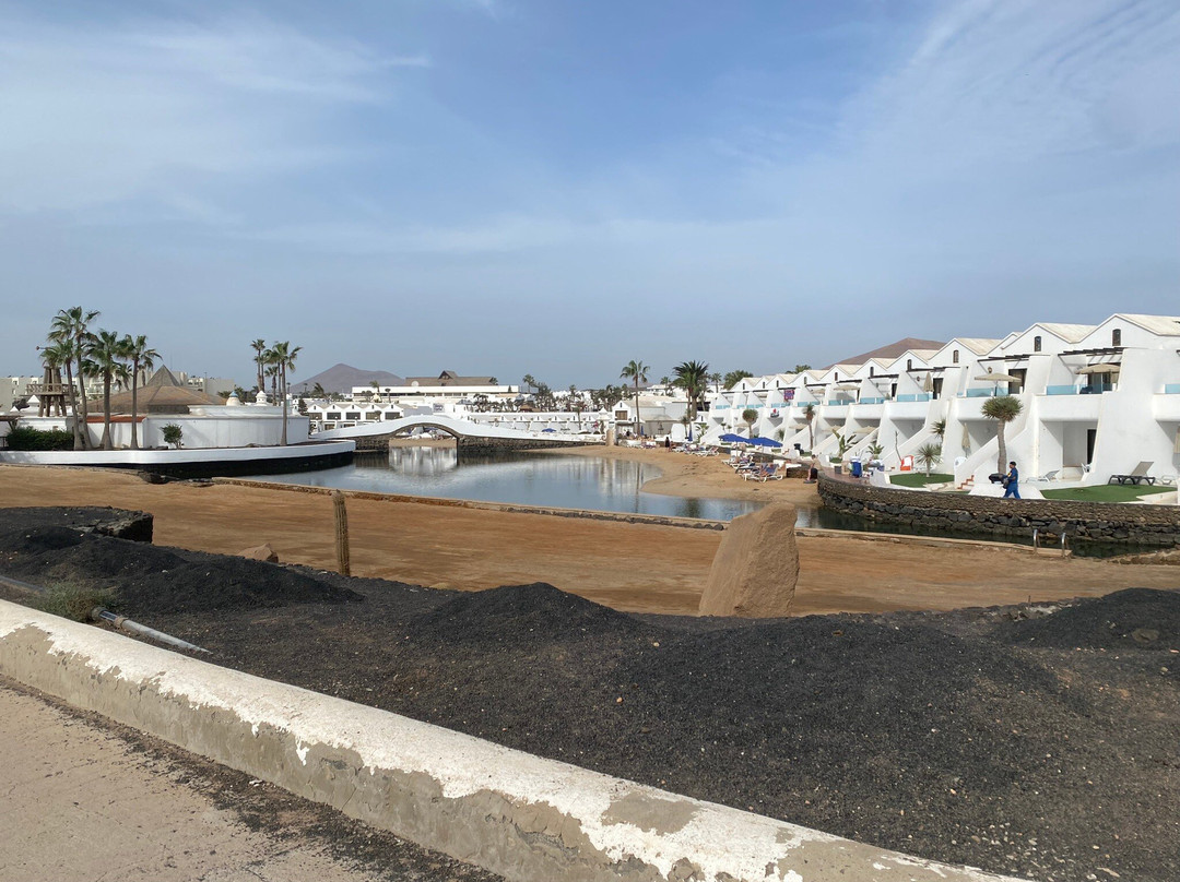 Playa De Los Charcos
