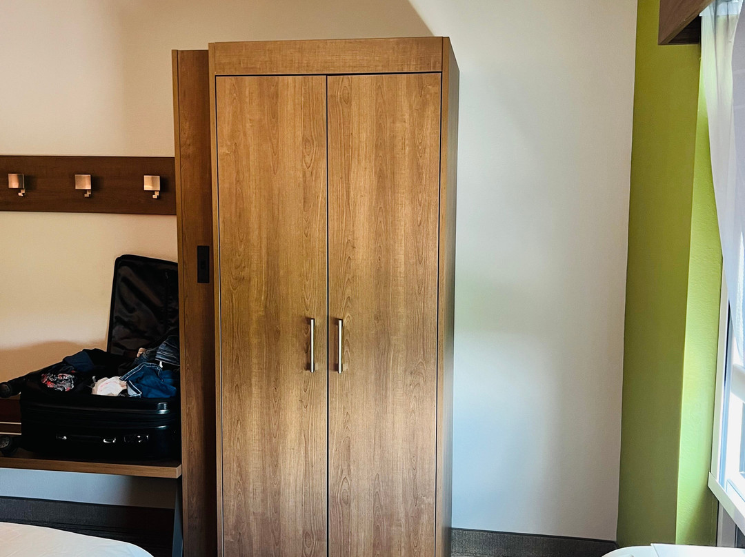 卡洛尔顿快捷假日酒店主图