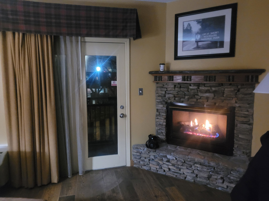 Old Creek Lodge主图