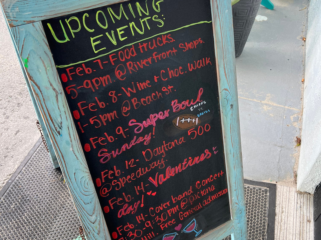 Beachside Hotel主图