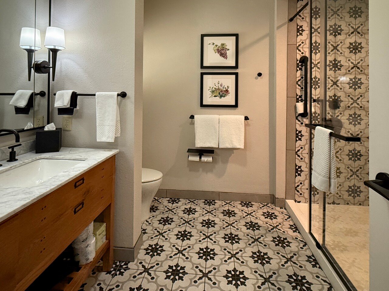 The Lodge at Healdsburg, Tapestry Collection by Hilton-浴室