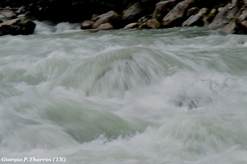 Nardis Waterfalls景点图片