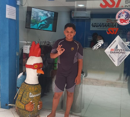 Mergulhos Aquamarina-嘎林海斯港必去景点