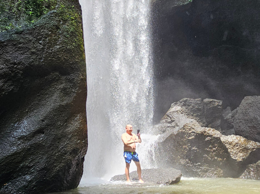 Goa Raja Waterall-Tembuku必去景点