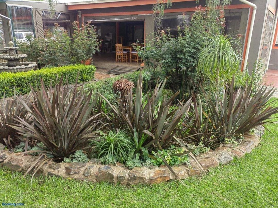 Sibahlenomhlambi Guest House
