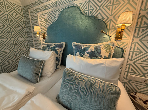 爱斯特荷瑞亚酒店主图