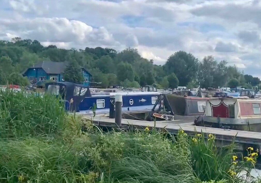Roydon Marina Village主图