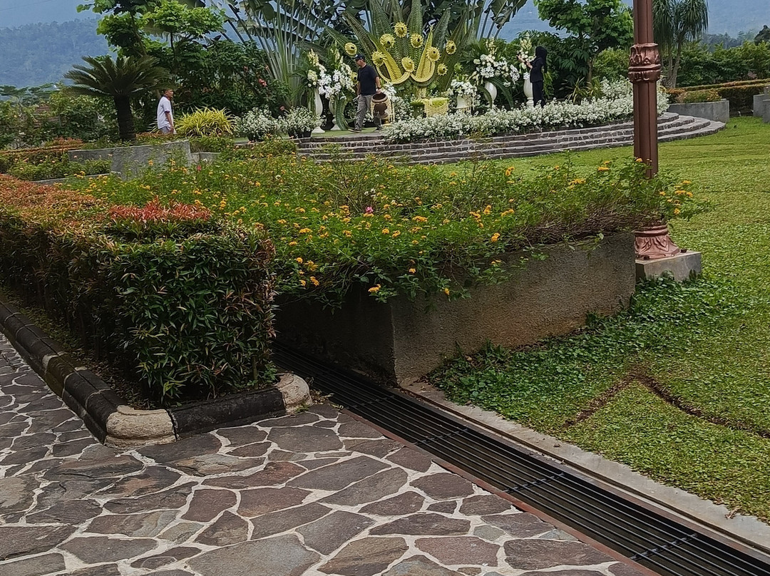 FOX Harris Hotel & Conventions Banjarnegara主图