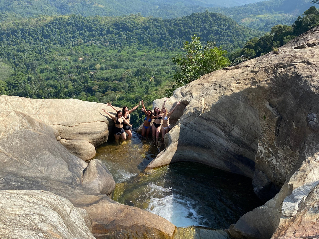 Guide with chathu-Koslanda必去景点