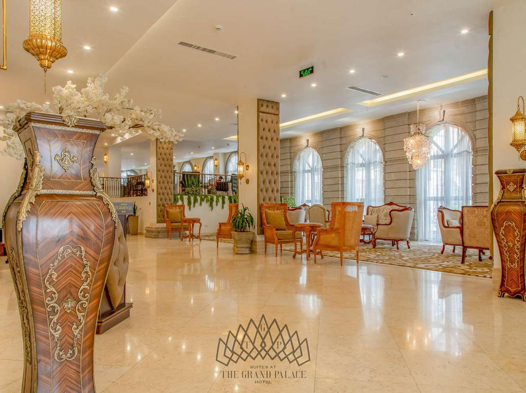 The Grand Palace Suites-Hotel