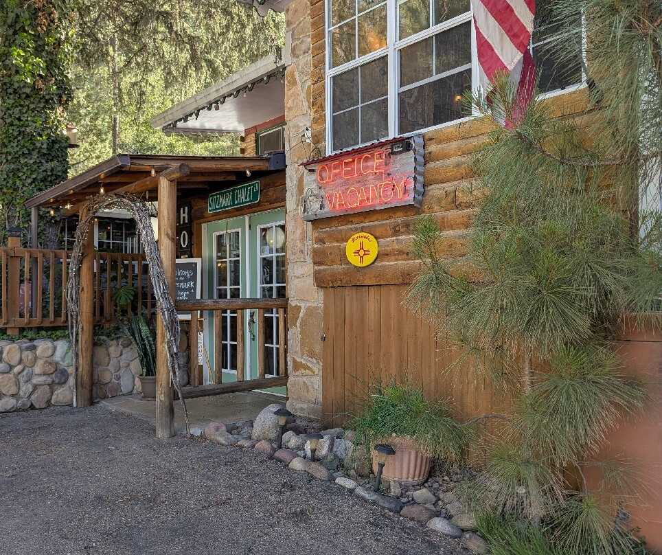 Sitzmark Chalet Inn主图