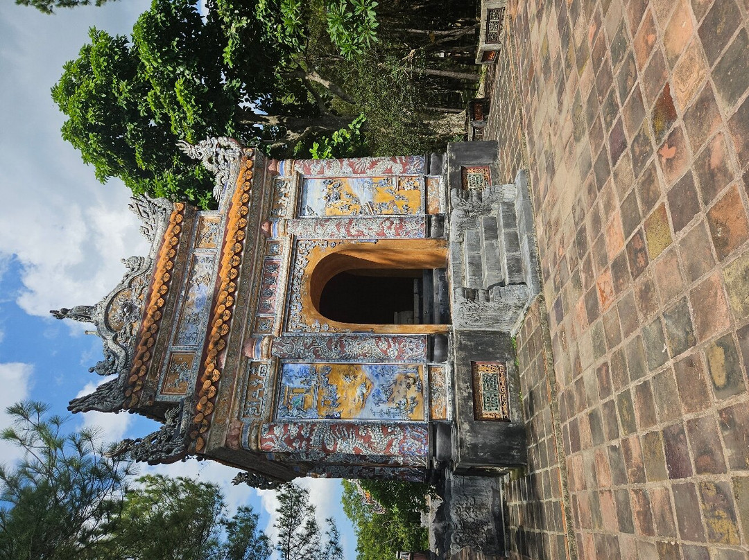 Imperial Tomb of Dong Khanh-顺化必去景点