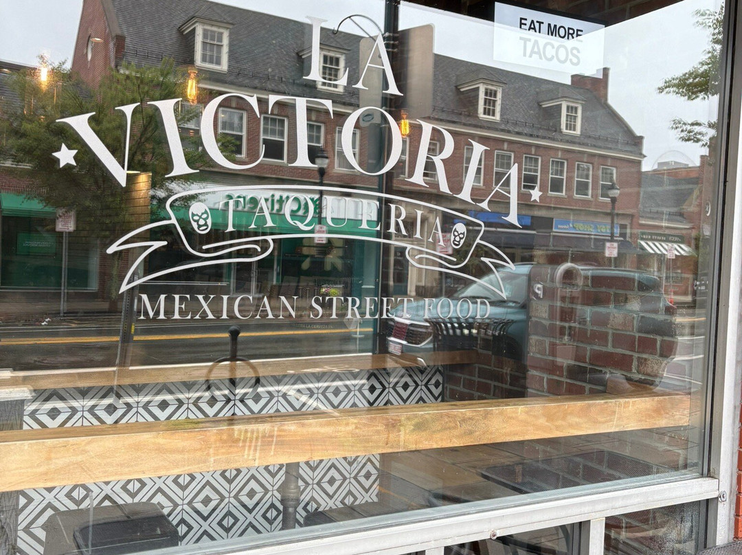La Victoria Taqueria