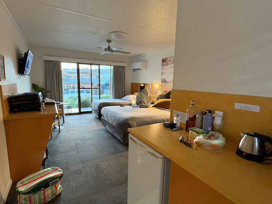 阿德湖汽车旅馆主图