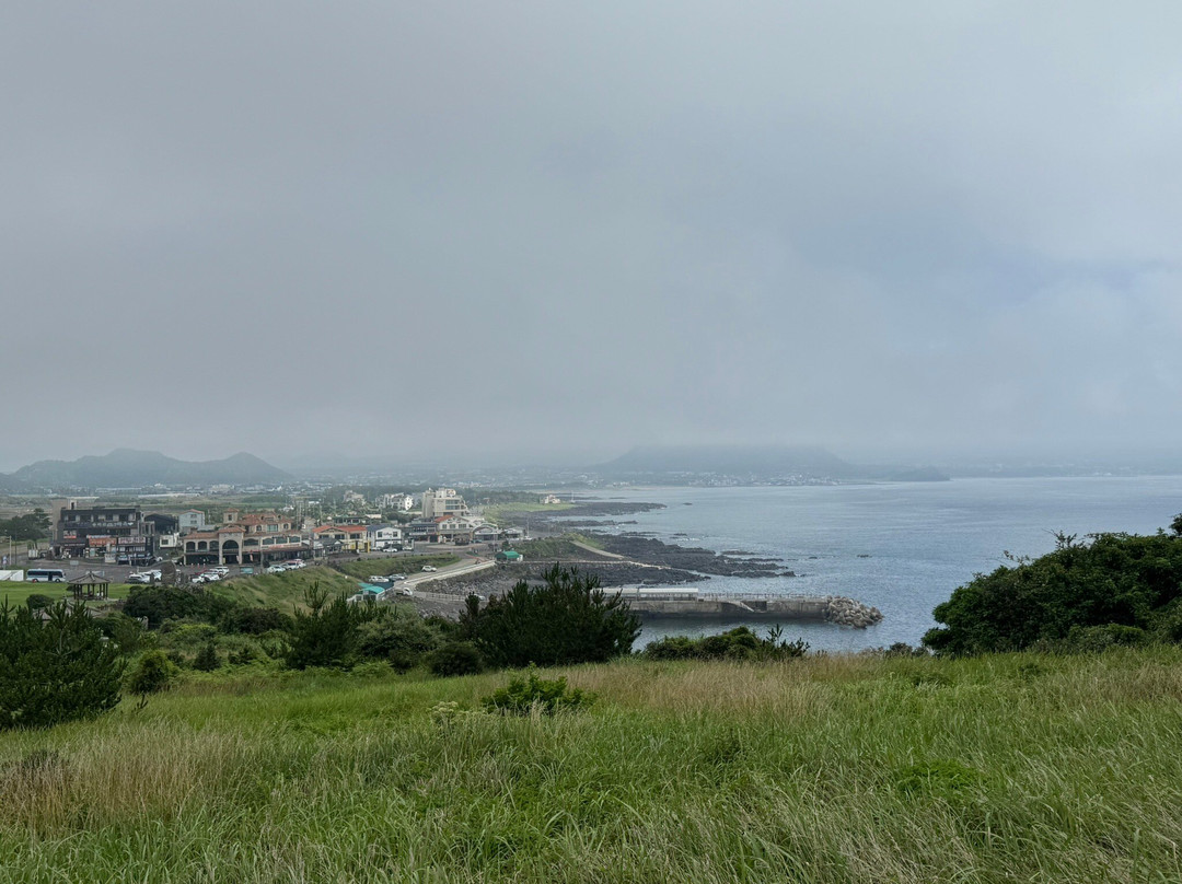 松岳山-西归浦市必去景点