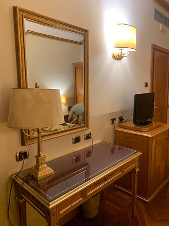 马科尼酒店主图