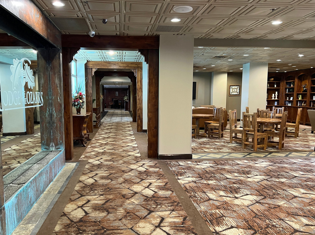 Lodge Of The Ozarks主图