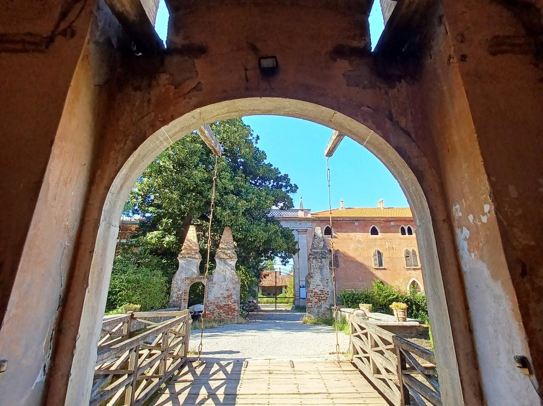 Castello di Padernello-Borgo San Giacomo必去景点