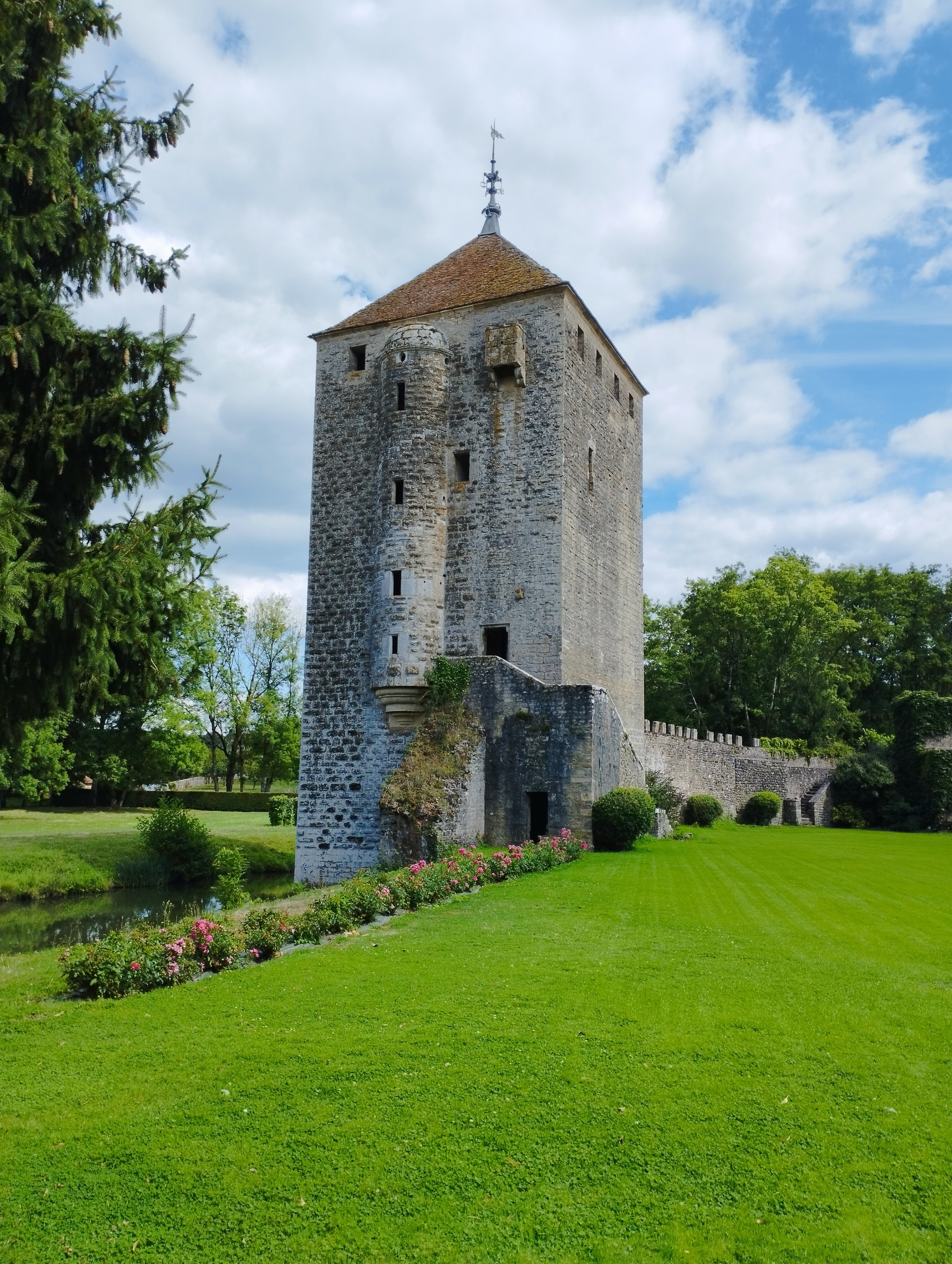 Chateau De Vault De Lugny-官方