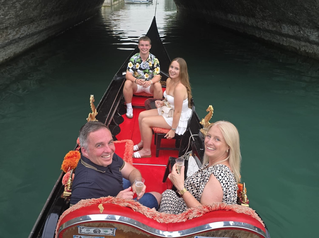 Gondola Service-佩斯基耶拉德尔加尔达必去景点