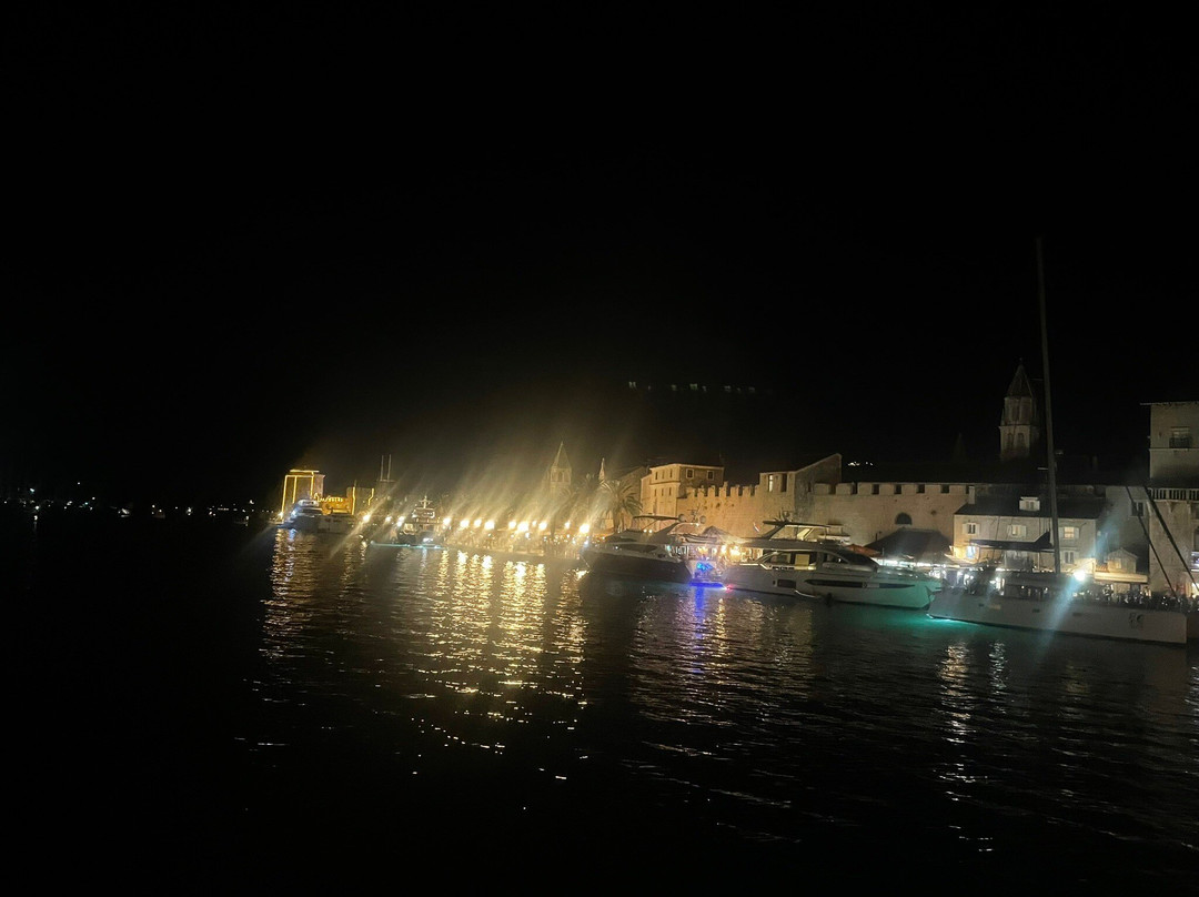 Waterfront Promenade-特罗吉尔必去景点