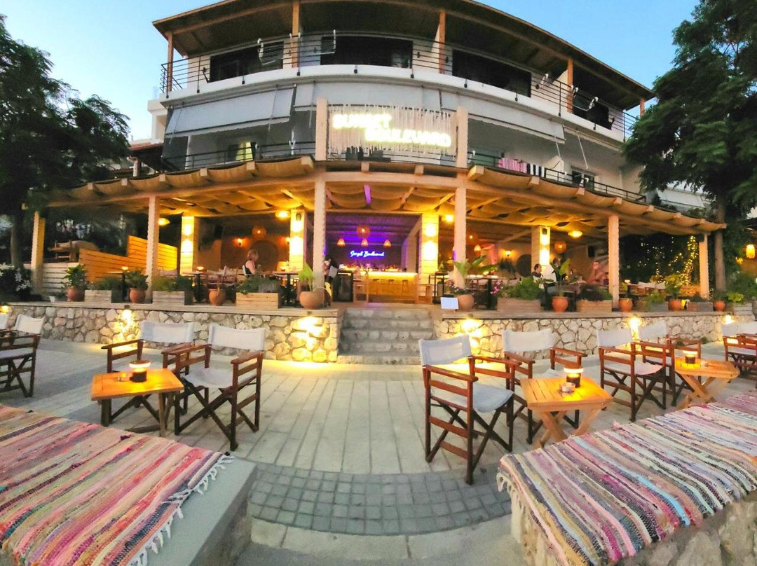 Sunset Boulevard Rooms