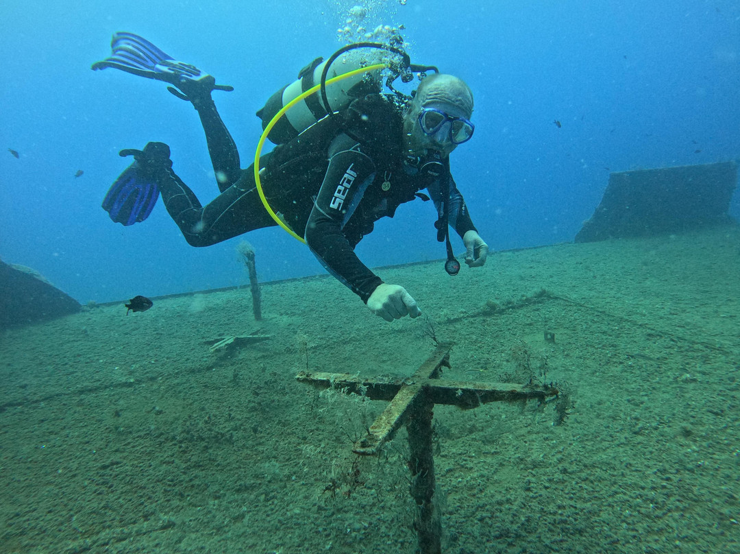Blue Thunder Diving-利马索尔必去景点