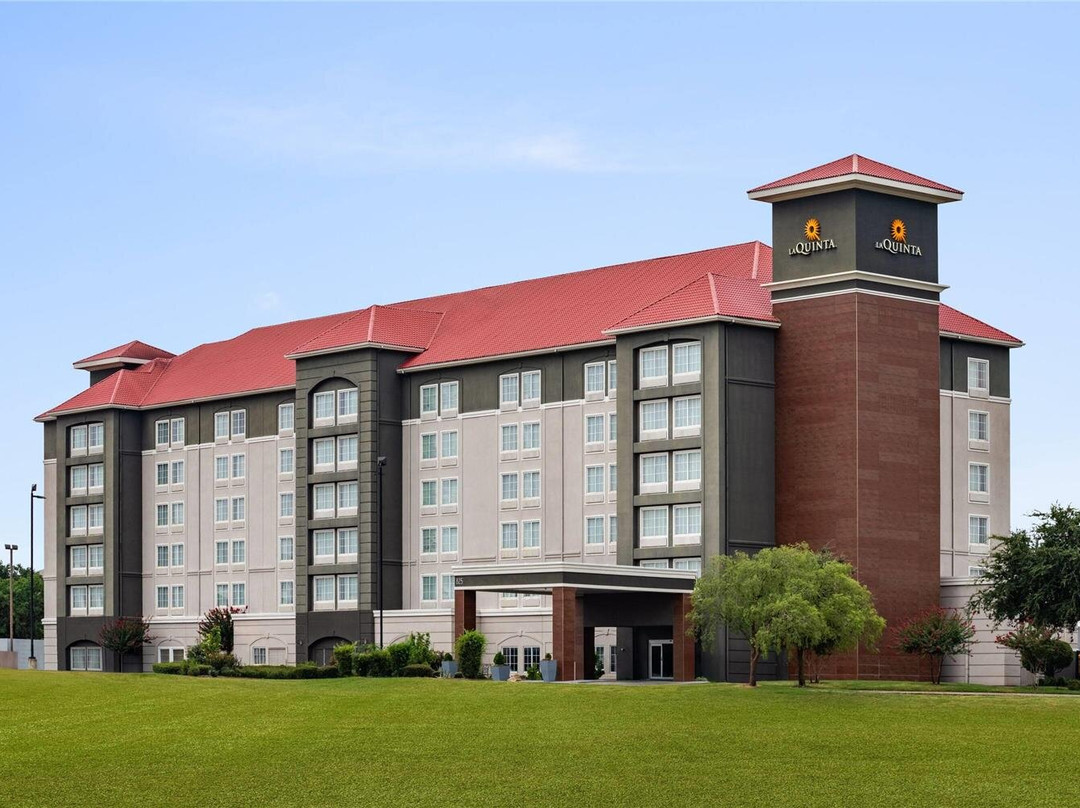 阿灵顿酒店住宿-La Quinta Inn & Suites By Wyndham Arlington North 6 Flags Dr