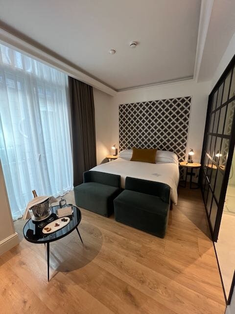 塞拉斯酒店主图