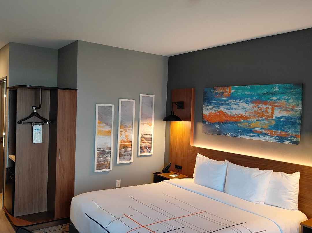 La Quinta Inn & Suites by Wyndham Del Rio主图