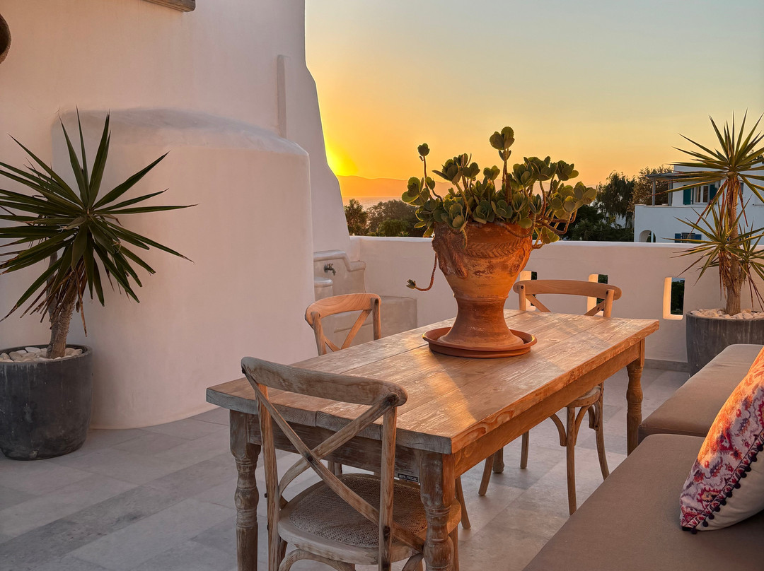 Athina Studios and Suites主图