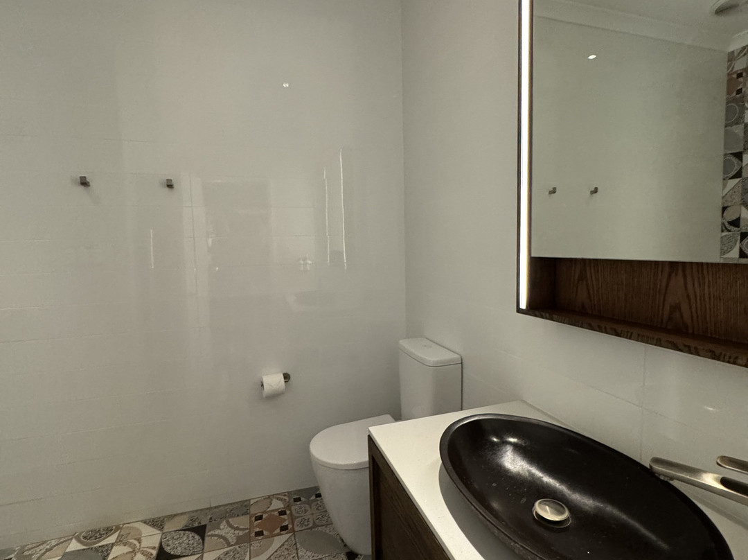 The Continental Hotel主图