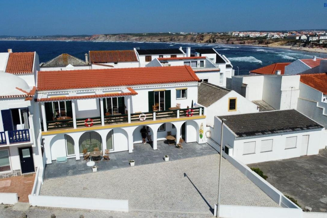 Pura Vida Baleal
