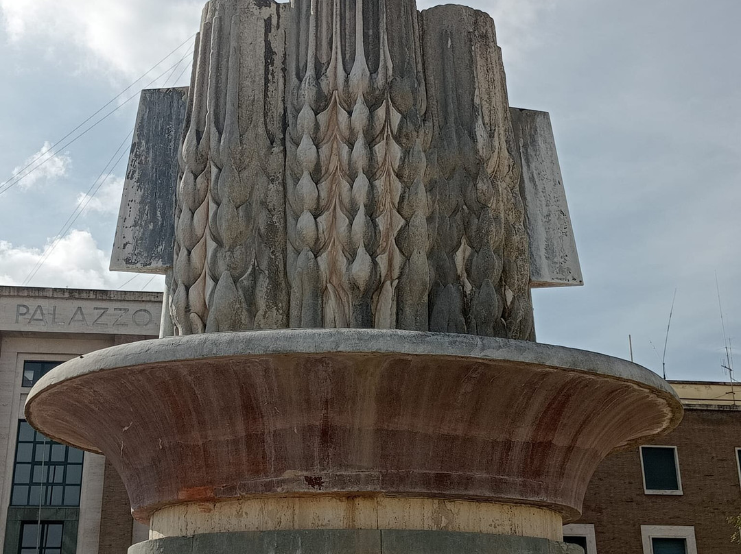 Fontana del grano - arte di regime-拉蒂纳必去景点