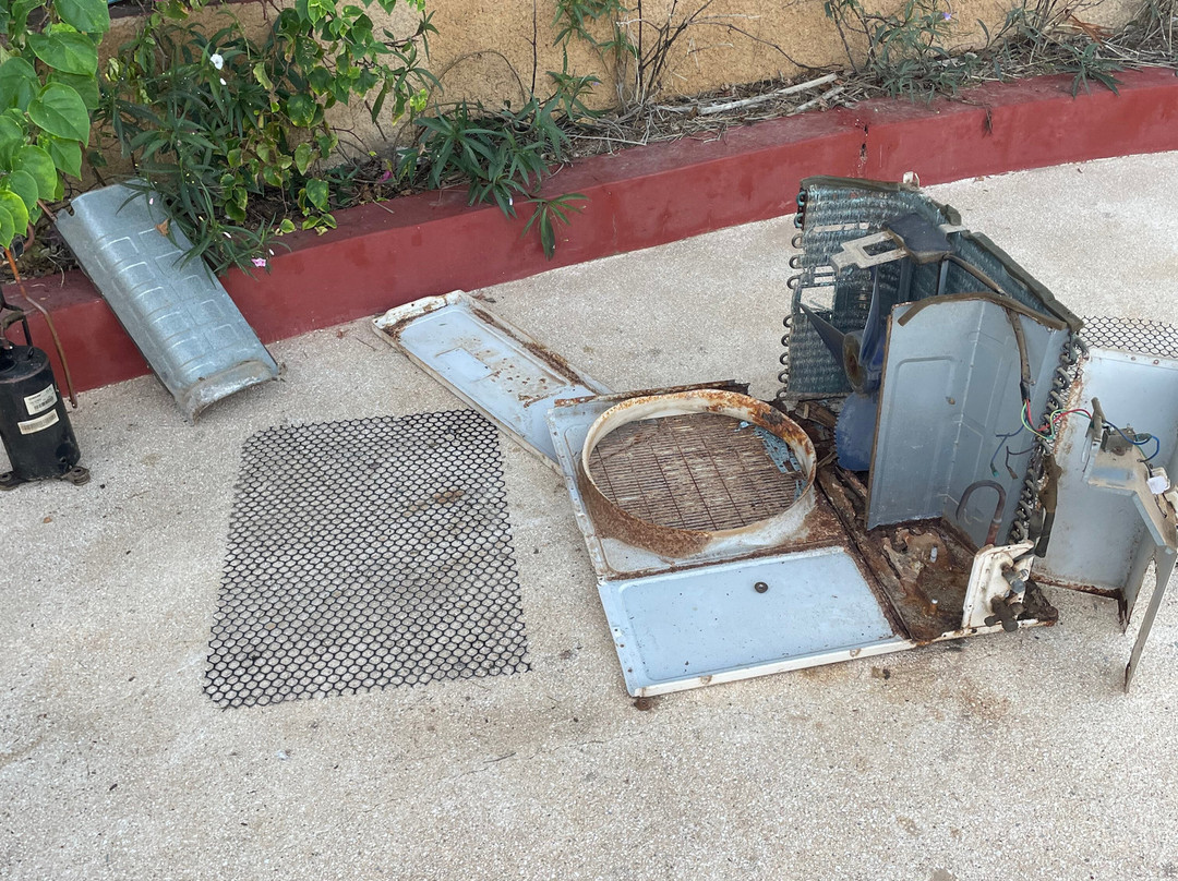 蒙玛兹饭店主图