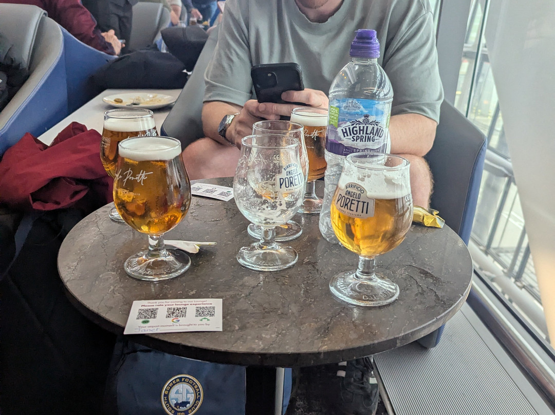 Plaza Premium Lounge Heathrow T5 Departures-伦敦必去景点