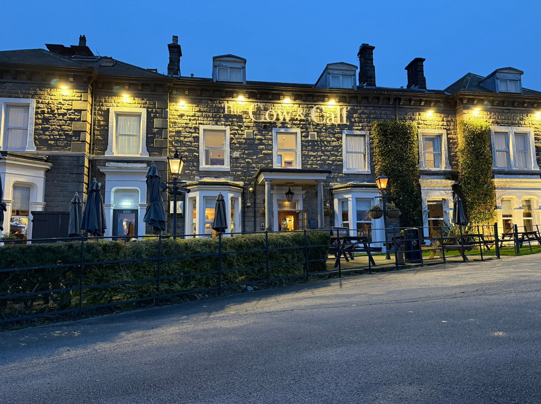 The Cow & Calf by Innkeeper's Collection主图