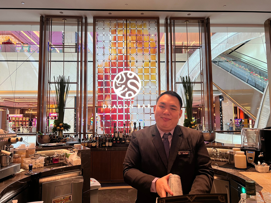 Dragon Bar | Solaire Resort North