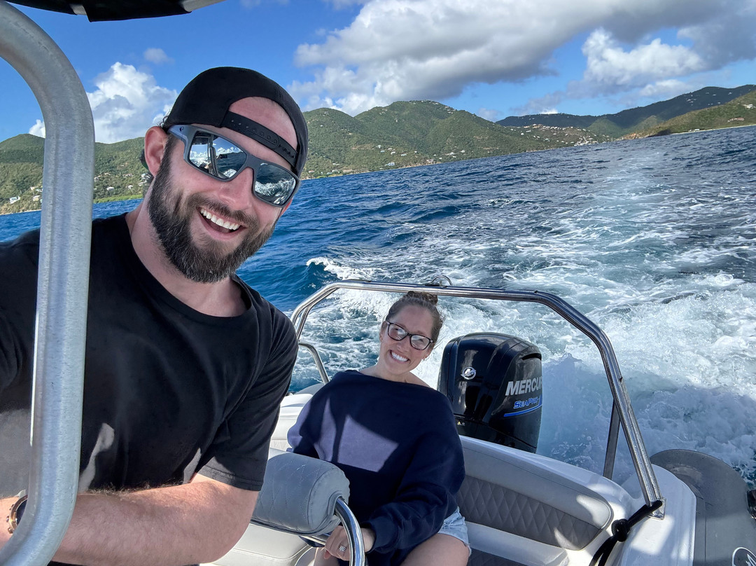 Dockside Dinghy-Coral Bay必去景点