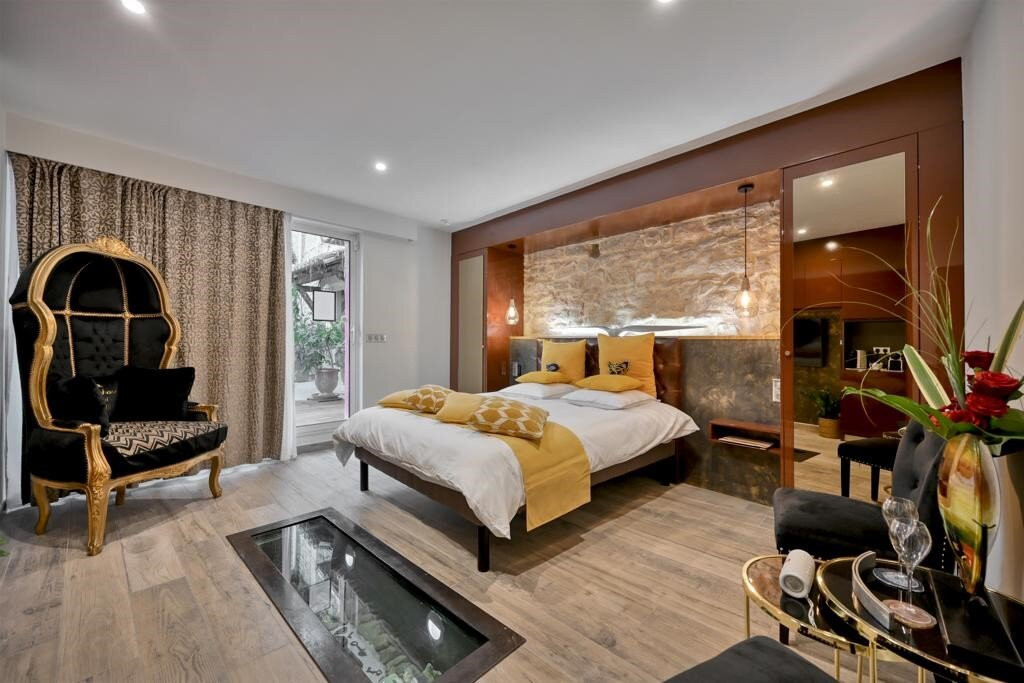 La Cle Secrete - chambre avec jacuzzi主图